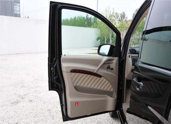 唯雅诺 2013款 3.5L 皓驰版 车厢座椅   前门板