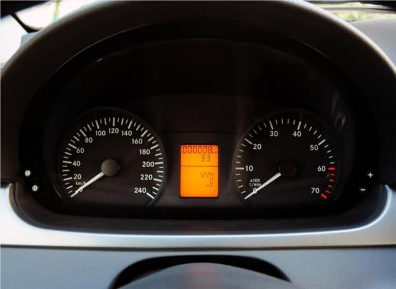 威霆 2011款 2.5L 商务版 中控类   仪表盘