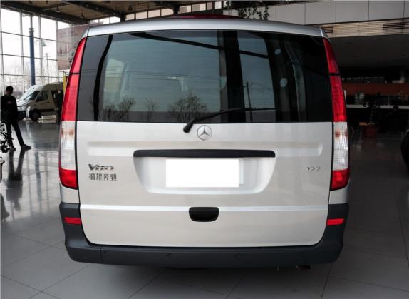 威霆 2013款 3.0L 精英版 外观   正后