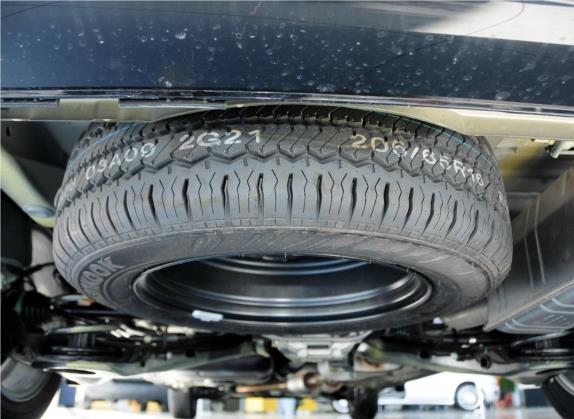 威霆 2013款 3.0L 商务版 其他细节类   备胎
