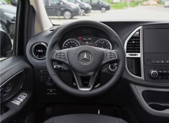 威霆 2021款 2.0T 商务版 9座 中控类   驾驶位