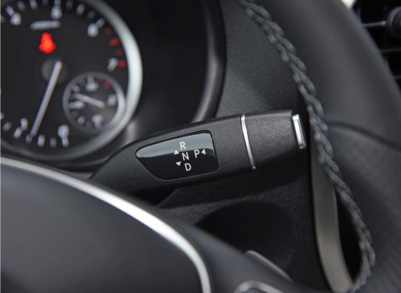 威霆 2021款 2.0T 商务版 9座 中控类   挡把