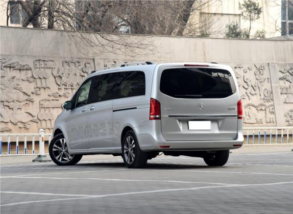 奔驰V级 2016款 V 260 L 尊贵加长版 外观   斜后