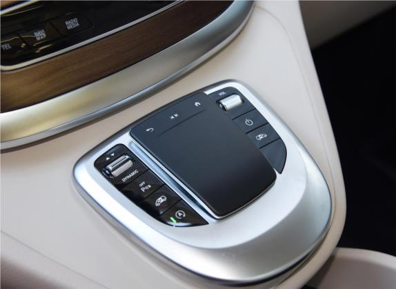 奔驰V级 2020款 V 260 L 长轴距豪华版 中控类   挡把