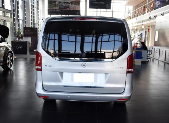 奔驰V级 2020款 V 260 领航版 外观   正后