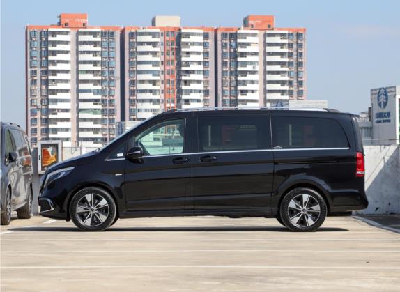 奔驰V级 2021款 V 260 尊贵版 外观   正侧