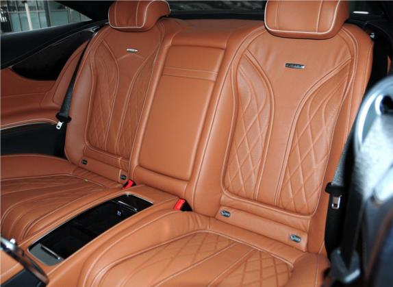 奔驰S级AMG 2015款 AMG S 63 4MATIC Coupe 车厢座椅   后排空间