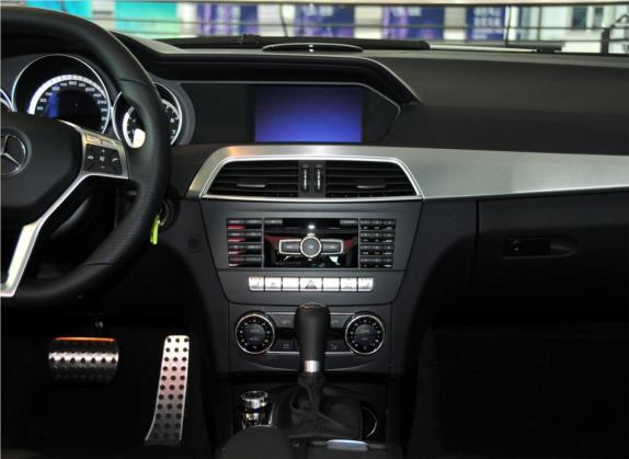 奔驰C级AMG 2012款 AMG C 63 动感型 中控类   中控台