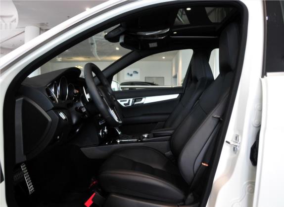 奔驰C级AMG 2012款 AMG C 63 动感型 车厢座椅   前排空间