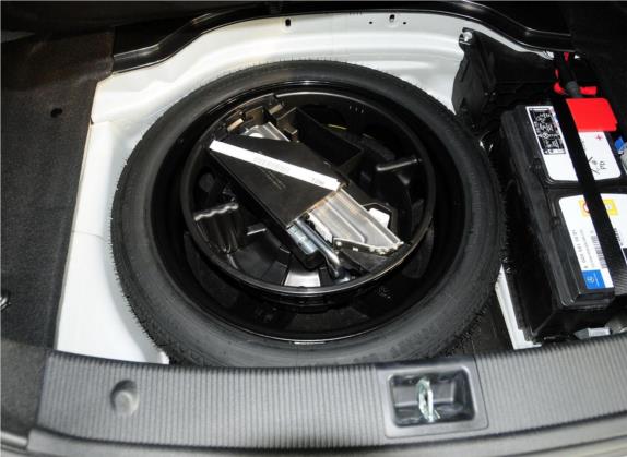 奔驰C级AMG 2014款 AMG C 63 Coupe Edition 507 其他细节类   备胎