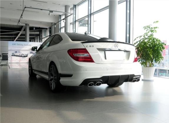 奔驰C级AMG 2014款 AMG C 63 Coupe Edition 507 外观   斜后