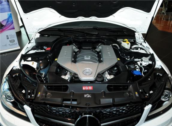 奔驰C级AMG 2014款 AMG C 63 Edition 507 其他细节类   发动机舱