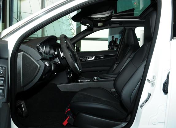 奔驰C级AMG 2014款 AMG C 63 Edition 507 车厢座椅   前排空间