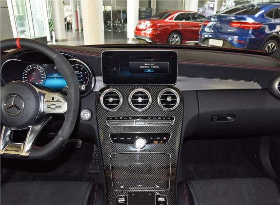奔驰C级AMG 2019款 AMG C 43 4MATIC 轿跑车 中控类   中控台