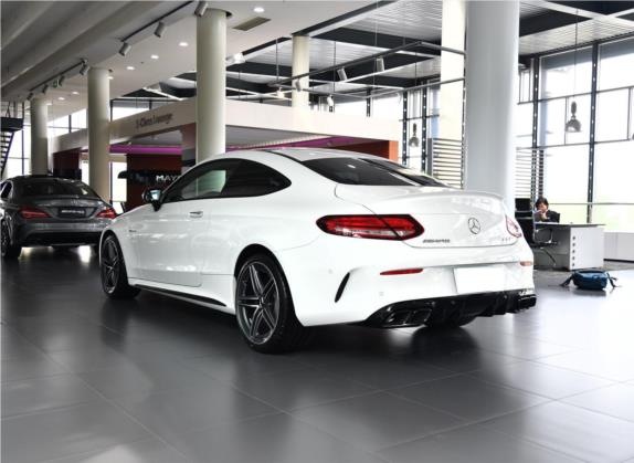 奔驰C级AMG 2019款 AMG C 63 轿跑车 外观   斜后