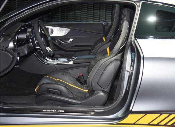 奔驰C级AMG 2021款 AMG C 63 轿跑车 暗夜特别版 车厢座椅   前排空间