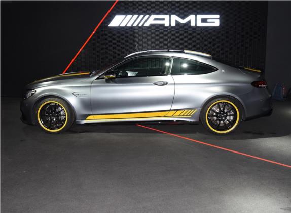 奔驰C级AMG 2021款 AMG C 63 轿跑车 暗夜特别版 外观   正侧