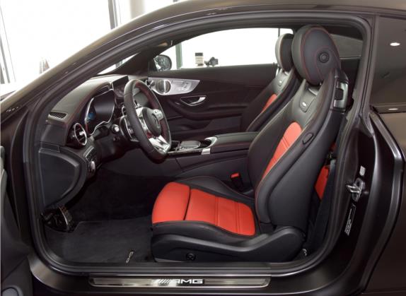 奔驰C级AMG 2021款 AMG C 63 轿跑车 车厢座椅   前排空间