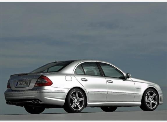 奔驰E级AMG 2007款 AMG E 63 外观   斜后