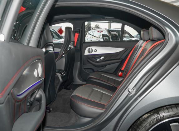 奔驰E级AMG 2021款 AMG E 53 4MATIC+ 车厢座椅   后排空间