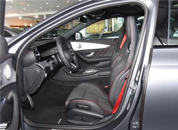 奔驰E级AMG 2022款 改款 AMG E 53 4MATIC+ 车厢座椅   前排空间