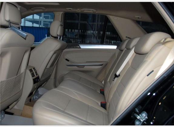 奔驰M级AMG 2007款 AMG ML 63 车厢座椅   后排空间