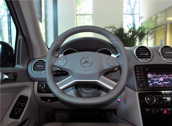 奔驰M级AMG 2011款 AMG ML 63 中控类   驾驶位