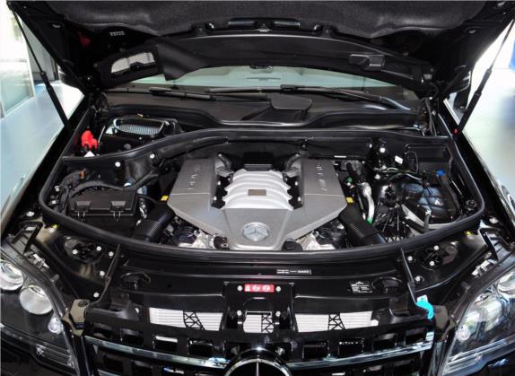 奔驰M级AMG 2011款 AMG ML 63 其他细节类   发动机舱