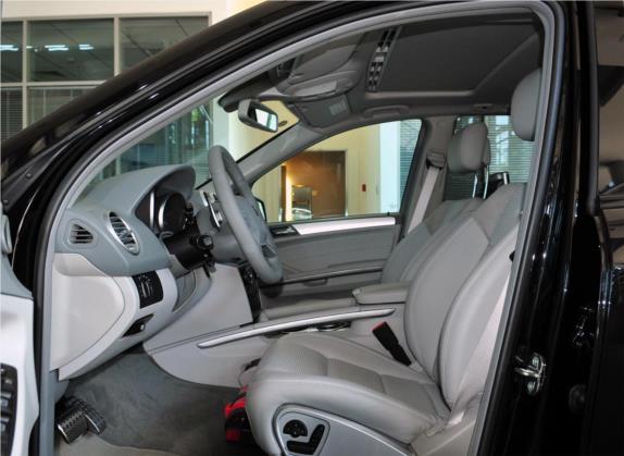 奔驰M级AMG 2011款 AMG ML 63 车厢座椅   前排空间