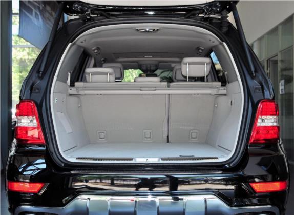 奔驰M级AMG 2011款 AMG ML 63 车厢座椅   后备厢