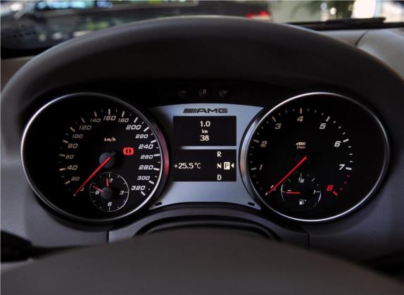 奔驰M级AMG 2011款 AMG ML 63 中控类   仪表盘