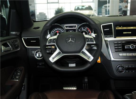 奔驰M级AMG 2012款 AMG ML 63 中控类   驾驶位