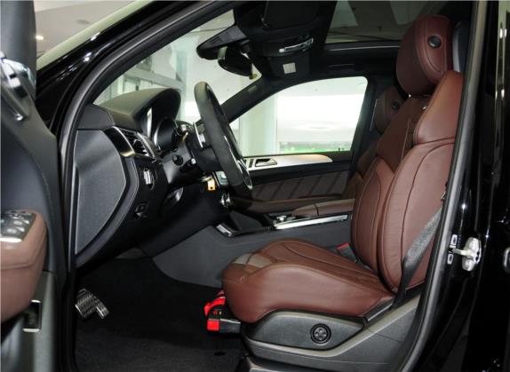 奔驰M级AMG 2012款 AMG ML 63 车厢座椅   前排空间