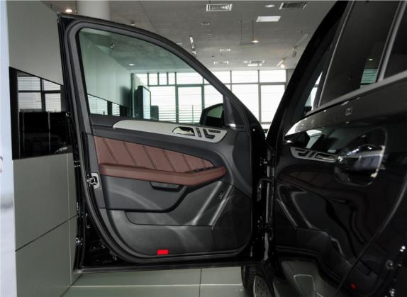 奔驰M级AMG 2012款 AMG ML 63 车厢座椅   前门板