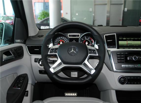 奔驰M级AMG 2014款 AMG ML 63 中控类   驾驶位