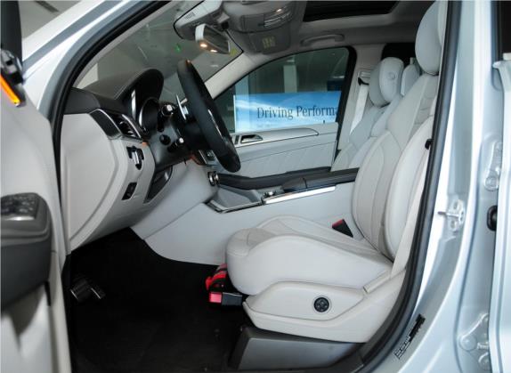 奔驰M级AMG 2014款 AMG ML 63 车厢座椅   前排空间