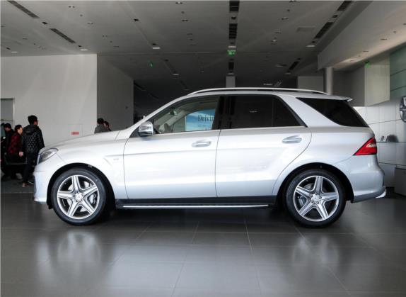 奔驰M级AMG 2014款 AMG ML 63 外观   正侧