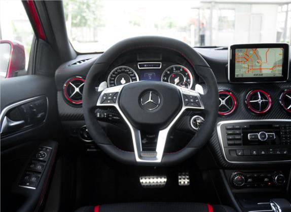 奔驰A级AMG(进口) 2014款 AMG A 45 4MATIC 中控类   驾驶位
