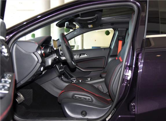 奔驰A级AMG(进口) 2016款 AMG A 45 4MATIC 车厢座椅   前排空间