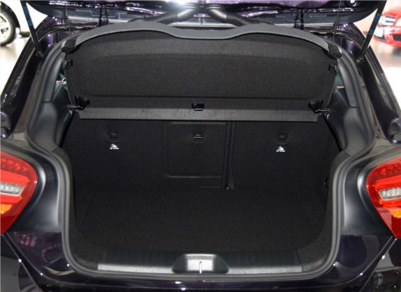 奔驰A级AMG(进口) 2016款 AMG A 45 4MATIC 车厢座椅   后备厢
