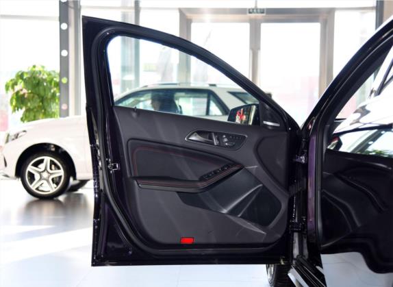 奔驰A级AMG(进口) 2016款 AMG A 45 4MATIC 车厢座椅   前门板