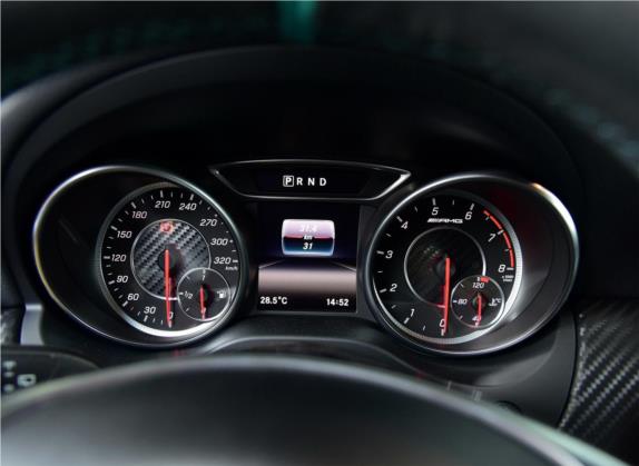 奔驰A级AMG(进口) 2016款 AMG A 45 4MATIC 冠军版 中控类   仪表盘
