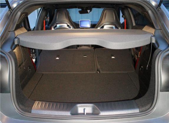 奔驰A级AMG(进口) 2017款 AMG A 45 4MATIC 车厢座椅   后备厢