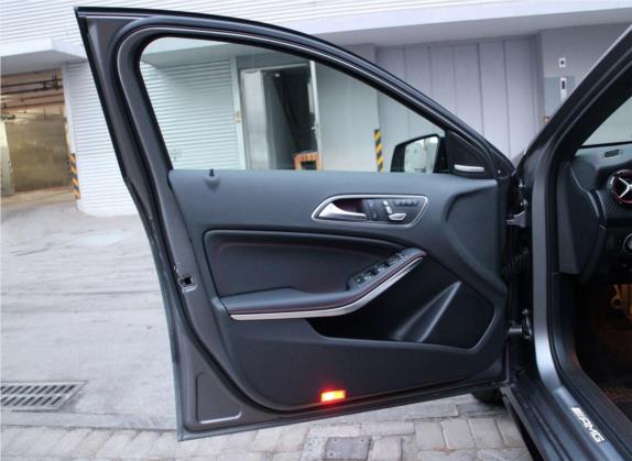 奔驰A级AMG(进口) 2017款 AMG A 45 4MATIC 车厢座椅   前门板