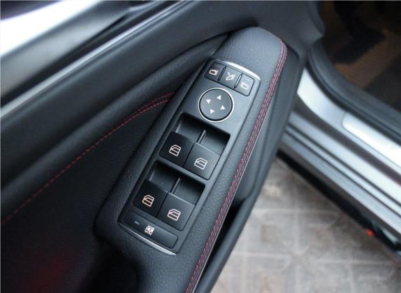 奔驰A级AMG(进口) 2017款 AMG A 45 4MATIC 车厢座椅   门窗控制