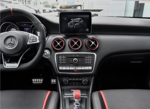 奔驰A级AMG(进口) 2018款 AMG A 45 4MATIC 臻藏版 中控类   中控台