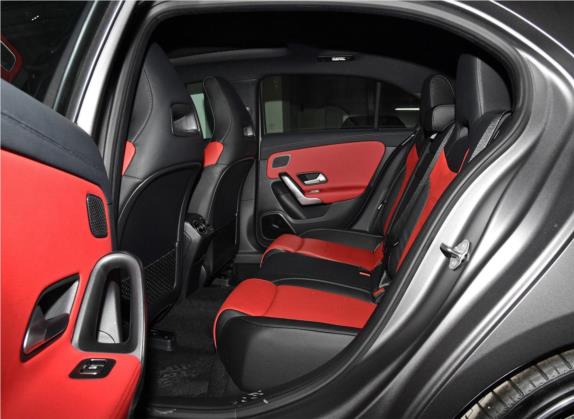 奔驰A级AMG(进口) 2020款 AMG A 35 4MATIC 车厢座椅   后排空间