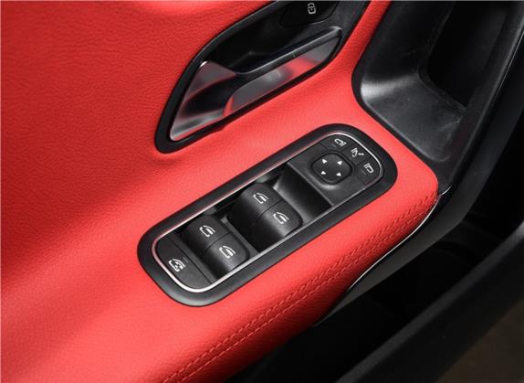 奔驰A级AMG(进口) 2020款 AMG A 35 4MATIC 车厢座椅   门窗控制