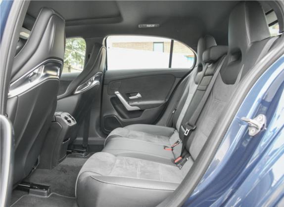 奔驰A级AMG(进口) 2020款 AMG A 35 4MATIC 先型特别版 车厢座椅   后排空间