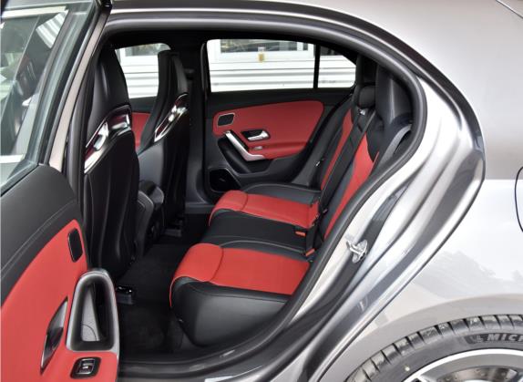 奔驰A级AMG(进口) 2020款 改款 AMG A 45 4MATIC+ 车厢座椅   后排空间